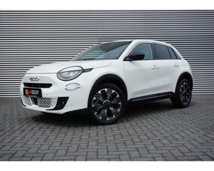 Fiat 600 Hybrid La Prima Automaat LEDER | CLIMA | MASSAGE | MEEST LUXE! | 2025 | Auto Aaltink