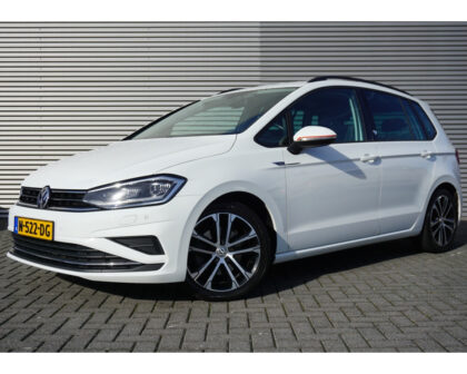 Volkswagen Golf Sportsvan 150PK Highline AUTOM. | TREKHAAK | WINTERPACK | CAMERA | NAVI | 2020 | Auto Aaltink