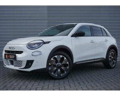 Fiat 600 Hybrid La Prima | Stoel massage | Carplay | Keyless | 2025 | Auto Aaltink